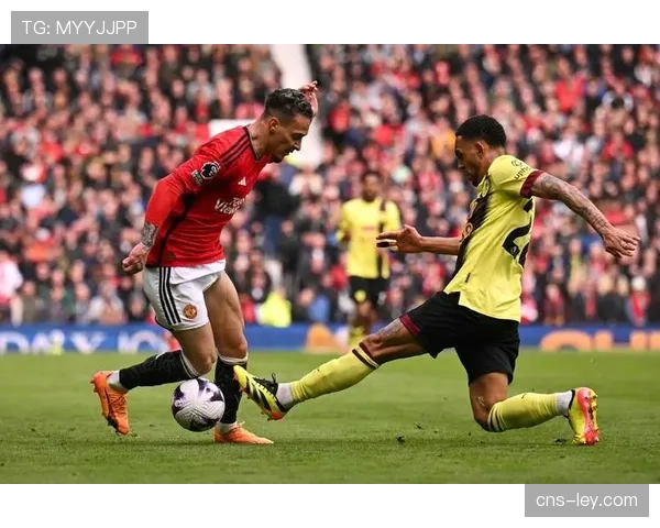 转播画面首次尝试以“预期进球值”浮层形式，实时标注每次射门机会的质量